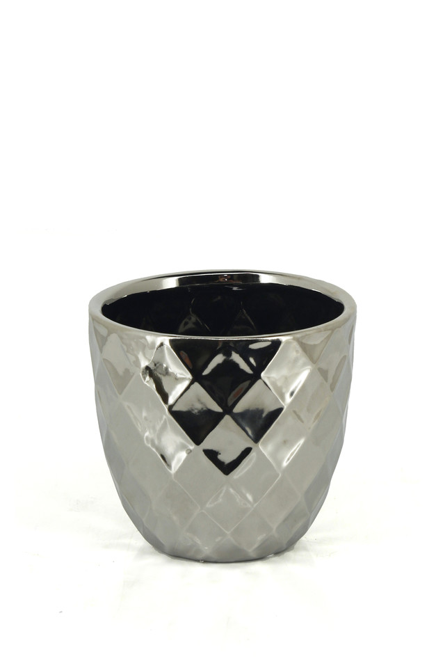 CHROME CHROMES CERAMIC CERAMICS GLAZE GLAZES BOWL BOWLS SHAPES SHAPE ROUND ROUNDS VASE VASES FLOWER FLOWERS DESIGNER DESIGNERS FLORIST FLORISTS MATT MATTS METAL METALS FINISH FINISHES DIAMOND DIAMONDS