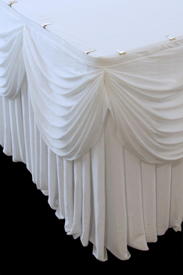 WEDDING WEDDINGS EVENT EVENTS SWAG SWAGS SWAGGING SWAGGINGS SHEER SHEERS MATERIAL MATERIALS PLEAT PLEATS PLEATED PLEATEDS TABLE TABLES SKIRT SKIRTS SKIRTING SKIRTINGS VELCRO VELCROS WITH WITHS